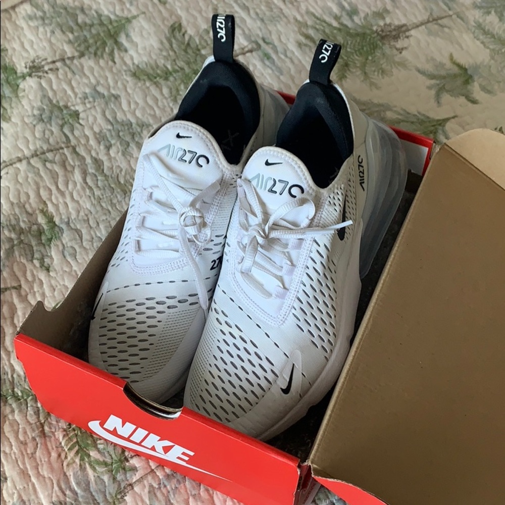NIKE White Air Max 270